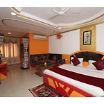 Hotel Prateek, Pachmarhi