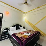 Hotel Saket !! Couple Friendly Family Hotel !!