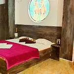 Panchmarhi Deluxe Stay