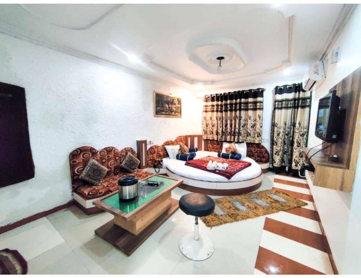Homestay Prateek, *