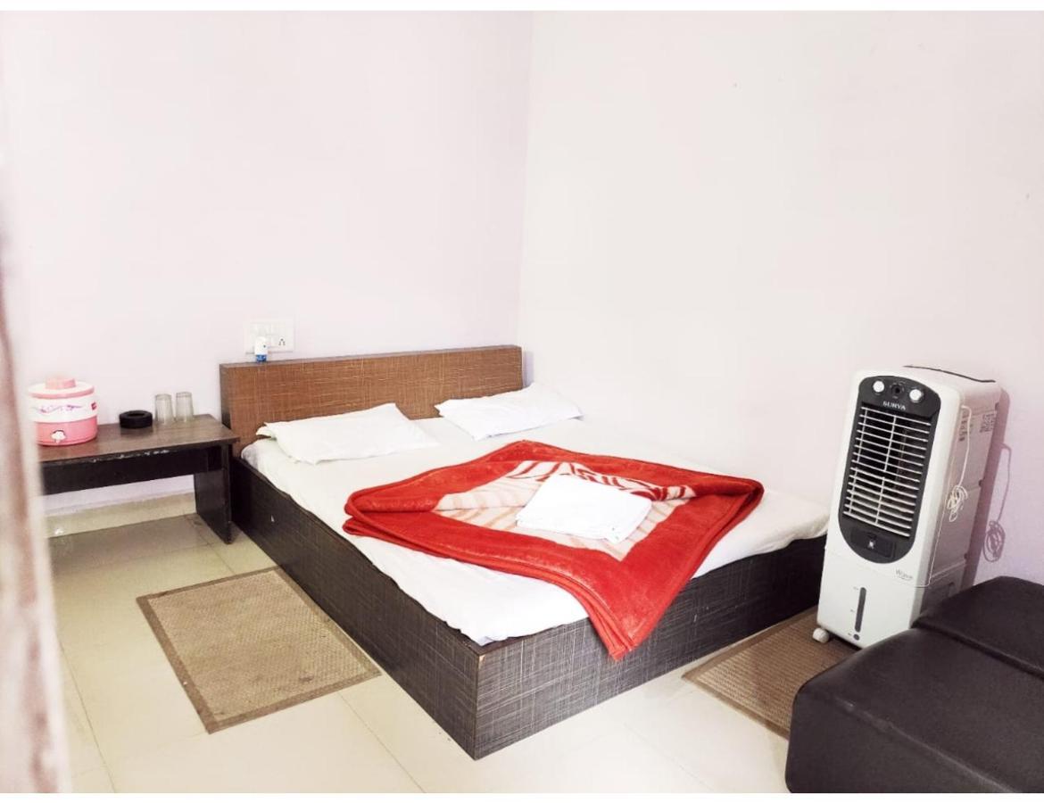Hotel Banjara, Pachmarhi