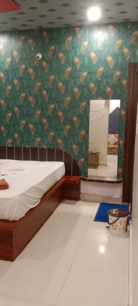 New Rajvihar Hotel 3*