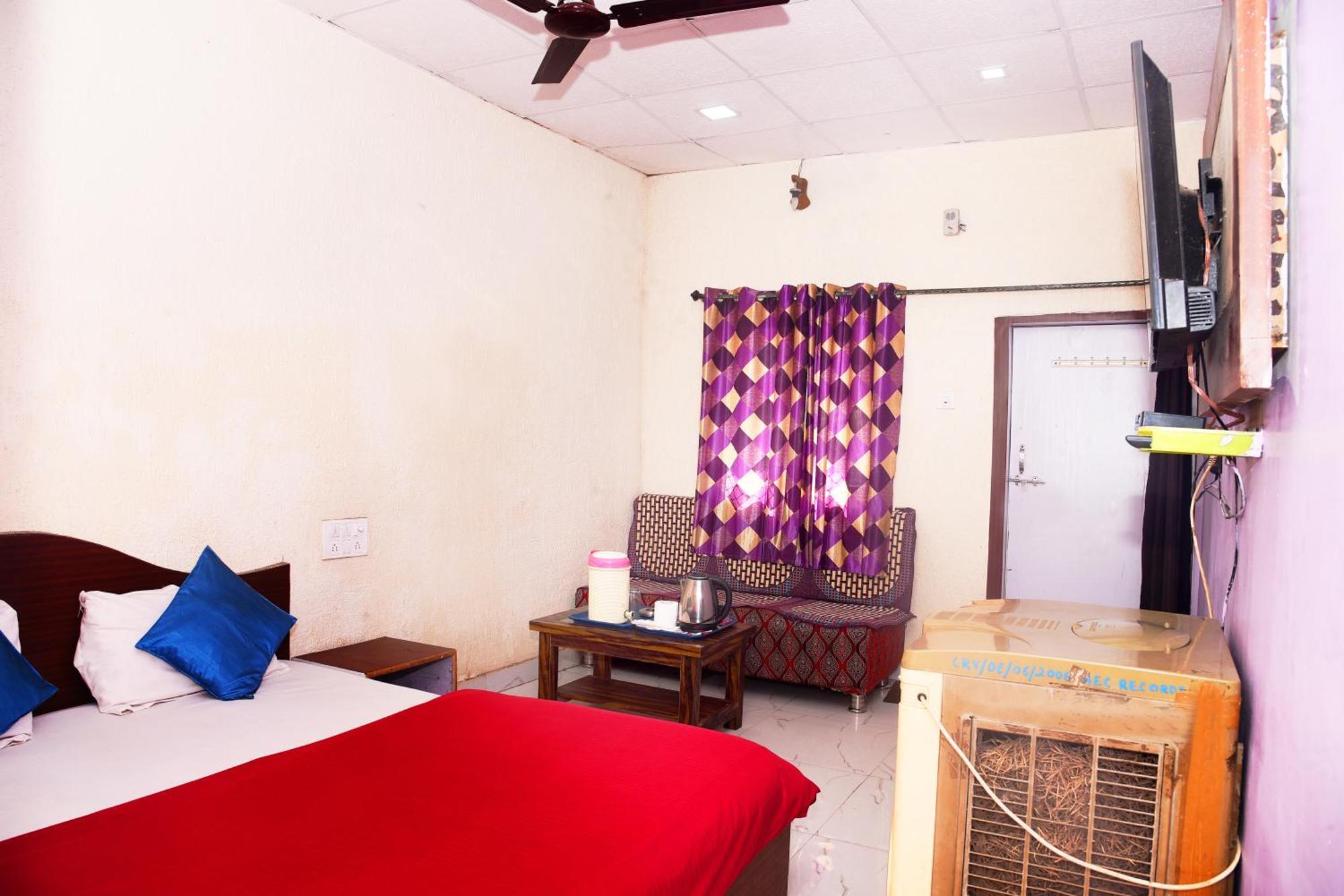Samarth Guest house *
