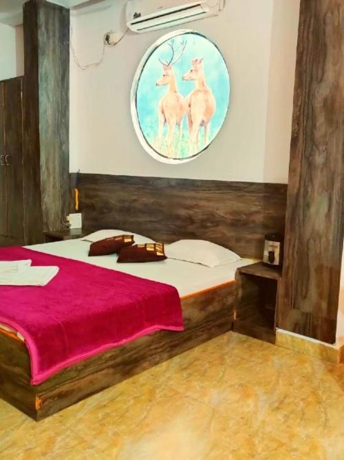 Panchmarhi Deluxe Hotel